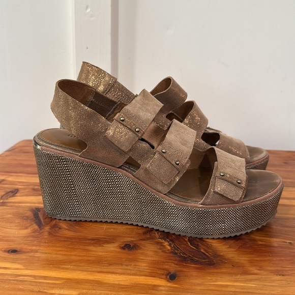 Donald Pliner Iris Slingback Wedge Sandals - Picture 3 of 9